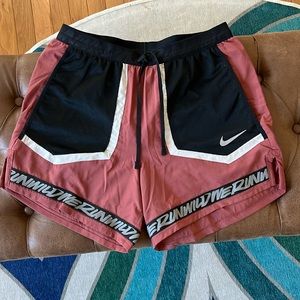 Nike Challenger Short